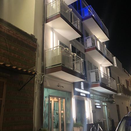 Albergo Piazza Risorgimento Порто-Чезарео Екстер'єр фото