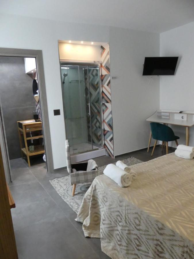 Albergo Piazza Risorgimento Порто-Чезарео Екстер'єр фото