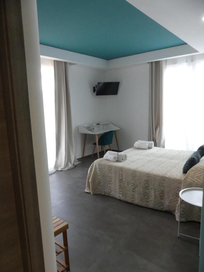Albergo Piazza Risorgimento Порто-Чезарео Екстер'єр фото