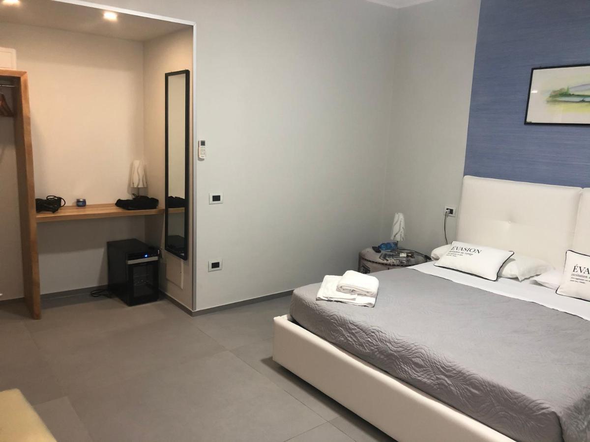 Albergo Piazza Risorgimento Порто-Чезарео Екстер'єр фото