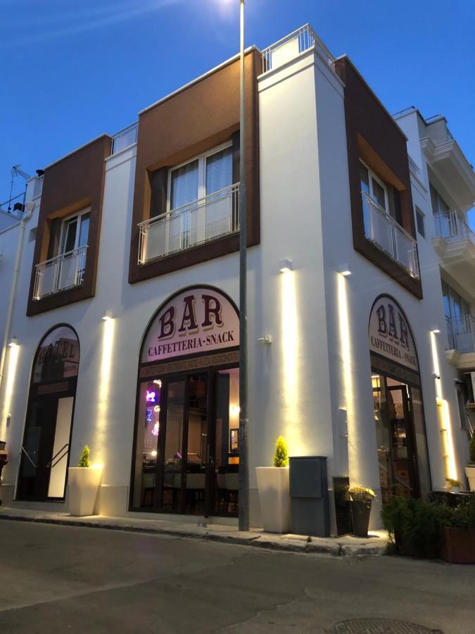 Albergo Piazza Risorgimento Порто-Чезарео Екстер'єр фото