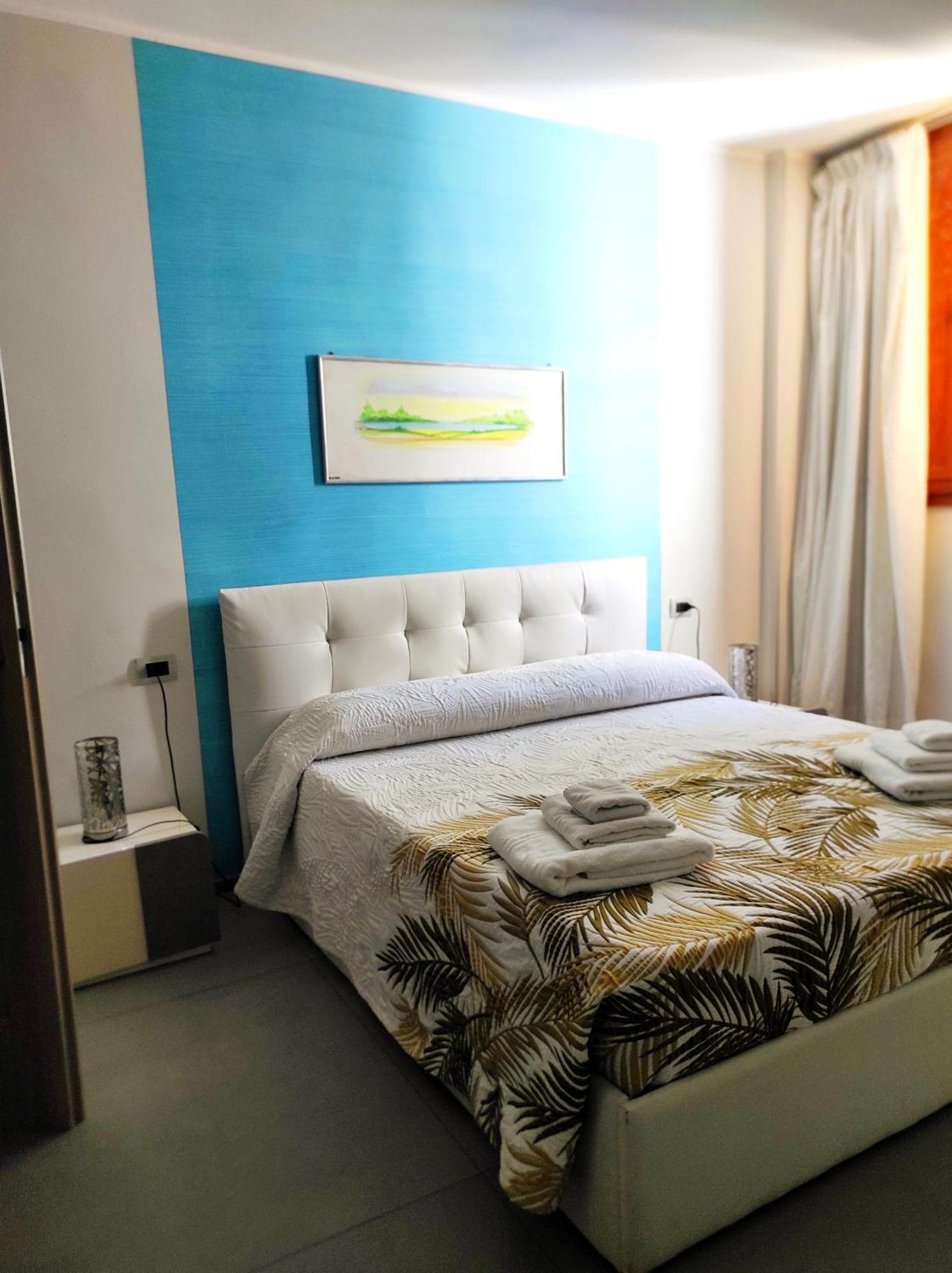 Albergo Piazza Risorgimento Порто-Чезарео Екстер'єр фото